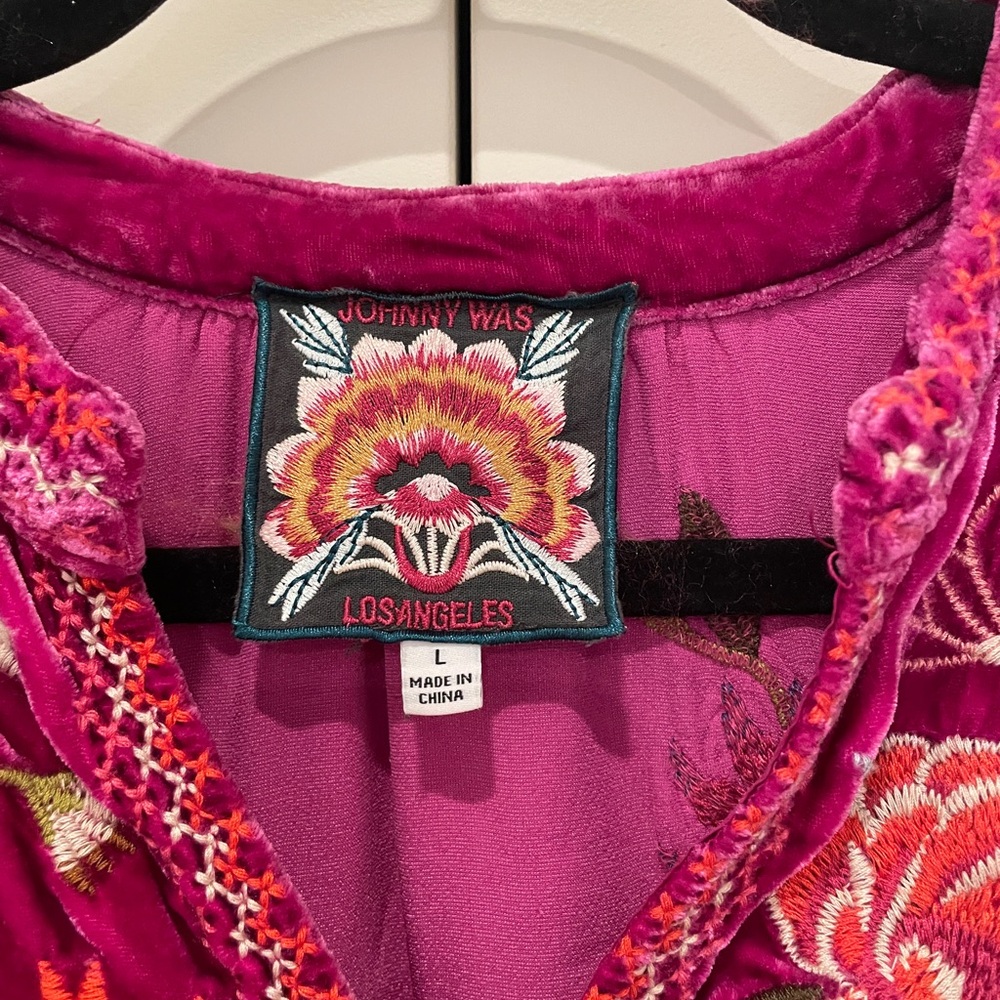 JOHNNY WAS Embroidered Velvet V-Neck Women's Top - Fuchsia - Picture 2 of 8